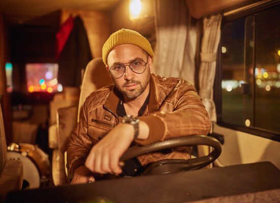 Cosmo Klein in seinem Campervan